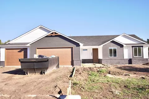 2880 E Ofelia St, Valley Center, KS 67147