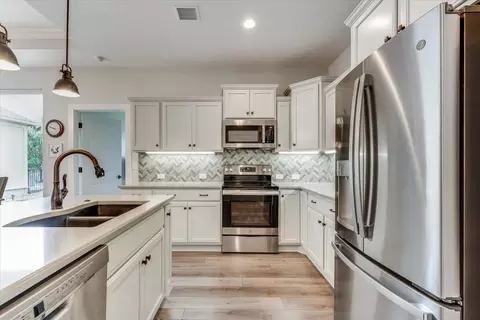 Kitchen - 925 E Clearlake, Derby, KS 67037 photo 9 of 9