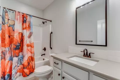 Bath - 925 E Clearlake, Derby, KS 67037 photo 1 of 5