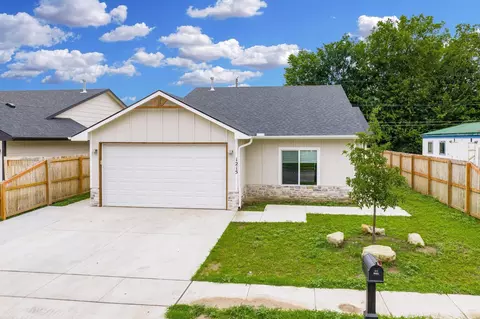 1215 N Cleveland Ave, Wichita, KS 67214
