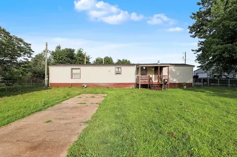 1635 S Vine St, Wichita, KS 67213