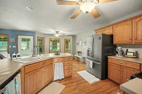 Kitchen - 417 Coreyview Pl, Abilene, KS 67410 photo 4 of 4