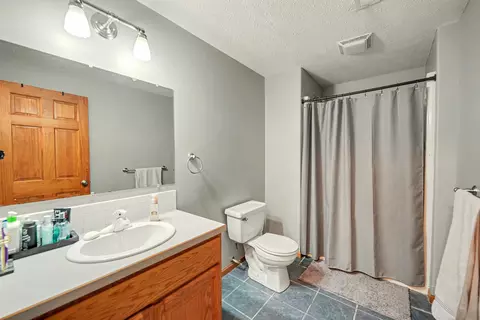 Bath - 417 Coreyview Pl, Abilene, KS 67410 photo 3 of 3