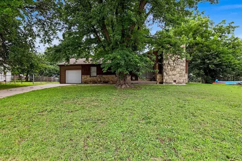 1819 W Leonard Ct, El Dorado, KS 67042