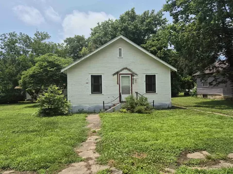 219 S Mulberry, Eureka, KS 67045