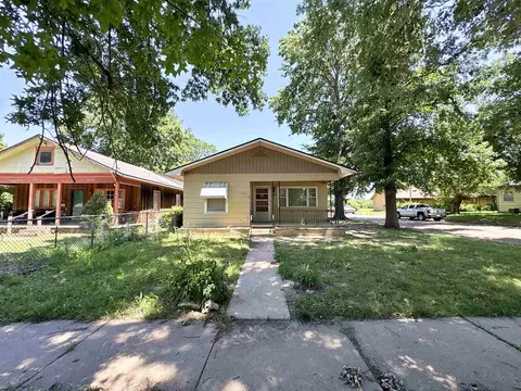 1326 S C St, Arkansas City, KS 67005
