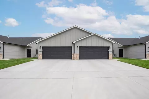 2200-2202 E Plaza Ct, Haysville, KS 67060
