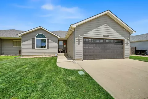 1207 Sierra Dr, Salina, KS 67401