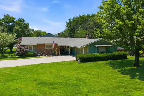 3075 W River Park Dr, Wichita, KS 67203