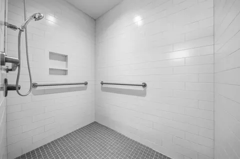 Bath - 1013 E Waters Edge St, Derby, KS 67037 photo 2 of 2