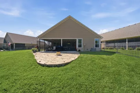 Exterior - 1013 E Waters Edge St, Derby, KS 67037 photo 7 of 11