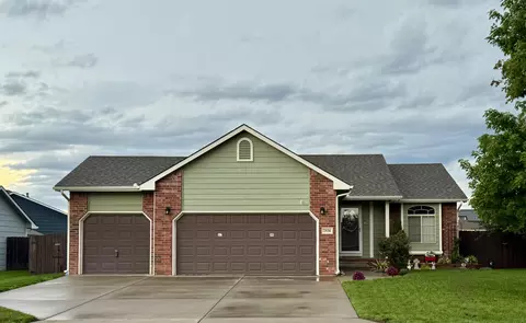 2636 E Keys Ct, Derby, KS 67037