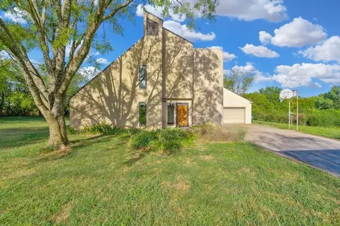 399 S Seneca, Wellington, KS 67152