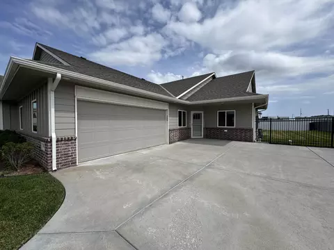 868 N Cloverleaf, Goddard, KS 67052