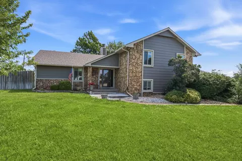 114 W Pine View Dr, Andover, KS 67002