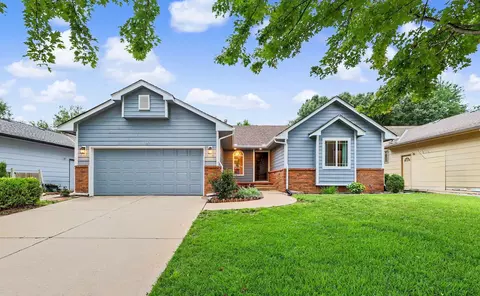 10825 W Rolling Hls, Wichita, KS 67212