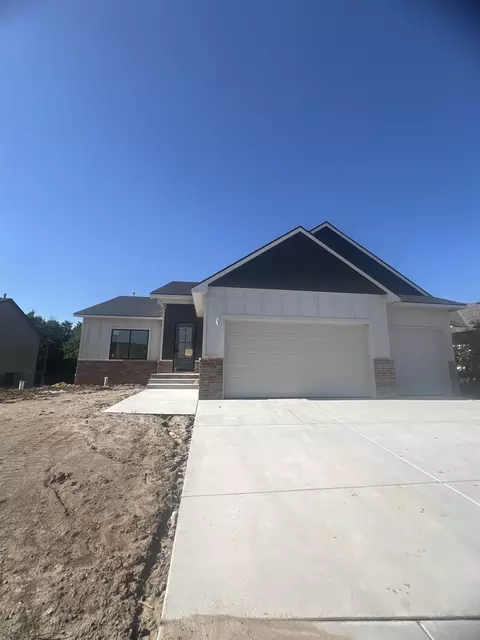 10418 W Graber Cir, Wichita, KS 67215