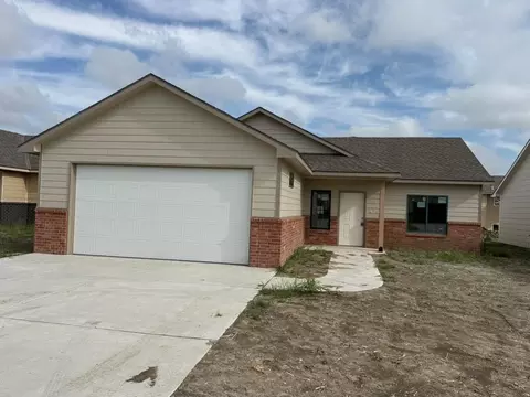 5109 N Toben Ct, Bel Aire, KS 67226
