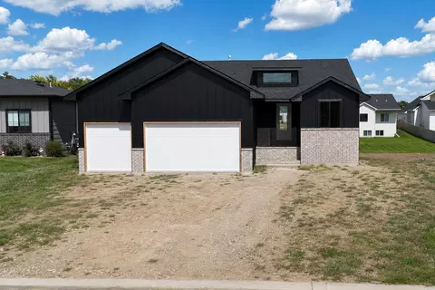 5758 N Edwards St, Wichita, KS 67204