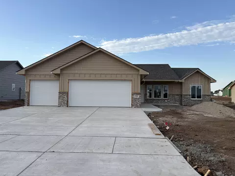 136 E Hickam St, Derby, KS 67037