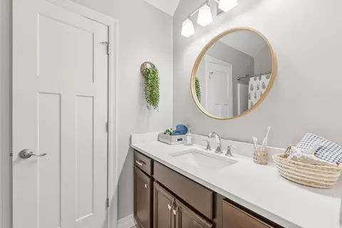 Bath - 831 E Ruby Ct, Mulvane, KS 67110 photo 5 of 6
