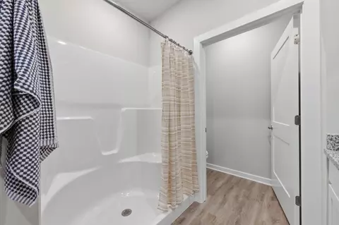 Bath - 3581 E Bearsden St, Derby, KS 67037 photo 1 of 2