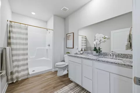 Bath - 3590 E Bearsden St, Derby, KS 67037 photo 1 of 2