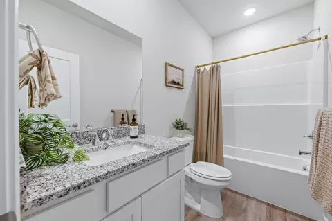 Bath - 3590 E Bearsden St, Derby, KS 67037 photo 2 of 2