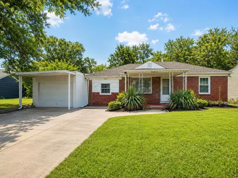 4322 E Vesta Dr, Wichita, KS 67208