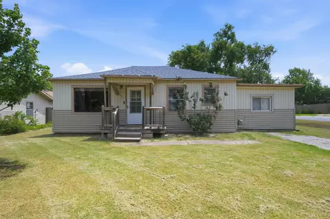 410 N Kansas St, Benton, KS 67017