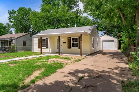 2101 S Madison Ave, Wichita, KS 67211