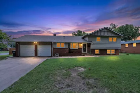 1210 N Farmstead St, Wichita, KS 67208