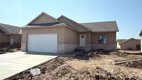 8961 E Joshua St, Bel Aire, KS 67226