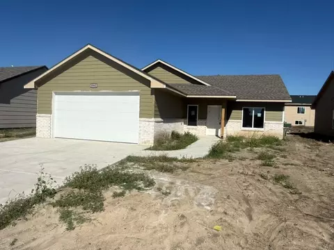 8962 E Joshua St, Bel Aire, KS 67226