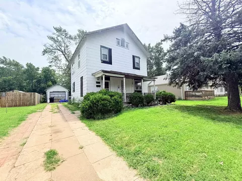 212 N Oakdale Ave, Salina, KS 67401