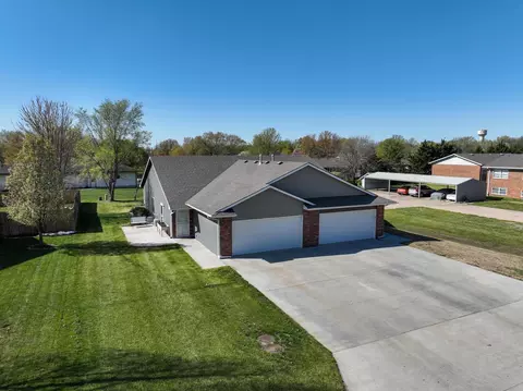 429-431 Harvest Rd, Hesston, KS 67062
