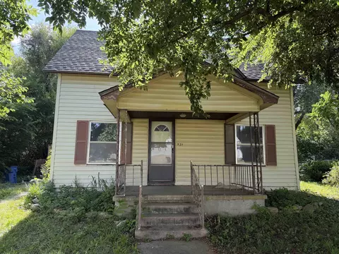 521 N Mulberry St, Eureka, KS 67045