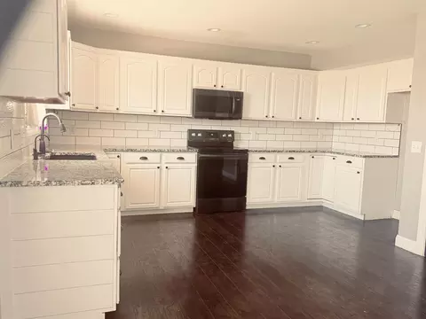 Kitchen - 8615 Amber Rdg, Viola, KS 67149 photo 3 of 4