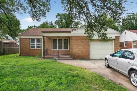 209 W Hunter, Haysville, KS 67060
