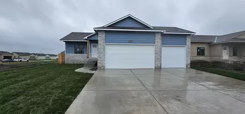 8997 E Joshua St, Bel Aire, KS 67226
