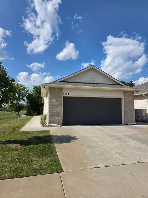 4544 N Sandplum St, Wichita, KS 67205