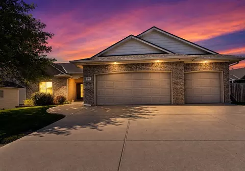 936 E Moss Wood, Derby, KS 67037