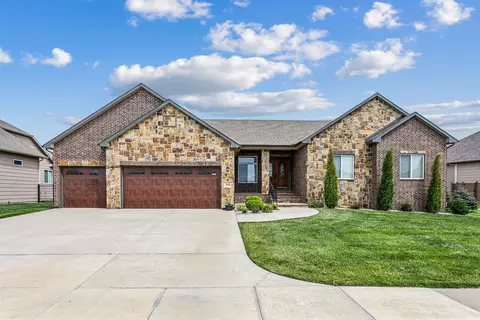 4705 N Elk Creek Dr, Bel Aire, KS 67226