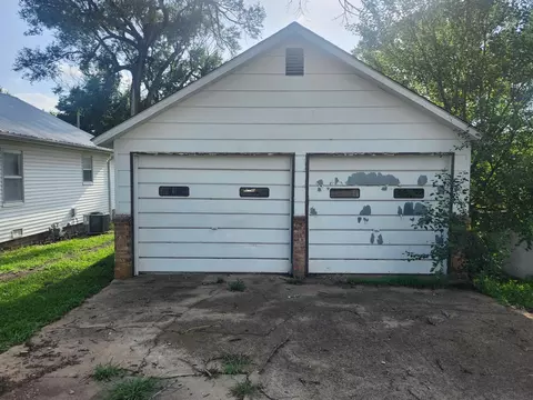 Other - 421 N Chestnut, Burden, KS 67019 photo 2 of 6