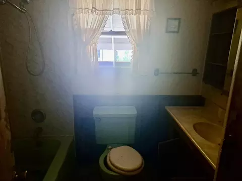 Bath - 421 N Chestnut, Burden, KS 67019 photo 1 of 1