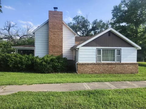 Other - 421 N Chestnut, Burden, KS 67019 photo 1 of 6