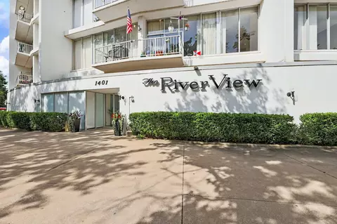 1401 W River Blvd #2D, Wichita, KS 67203