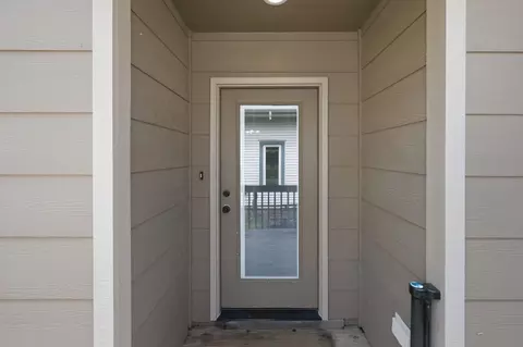 Entry Way - 643 E Mulvane St, Mulvane, KS 67110 photo 1 of 3