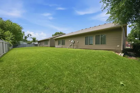 Exterior - 643 E Mulvane St, Mulvane, KS 67110 photo 3 of 7