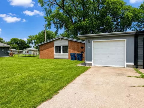 142 Taft Ct, Salina, KS 67401